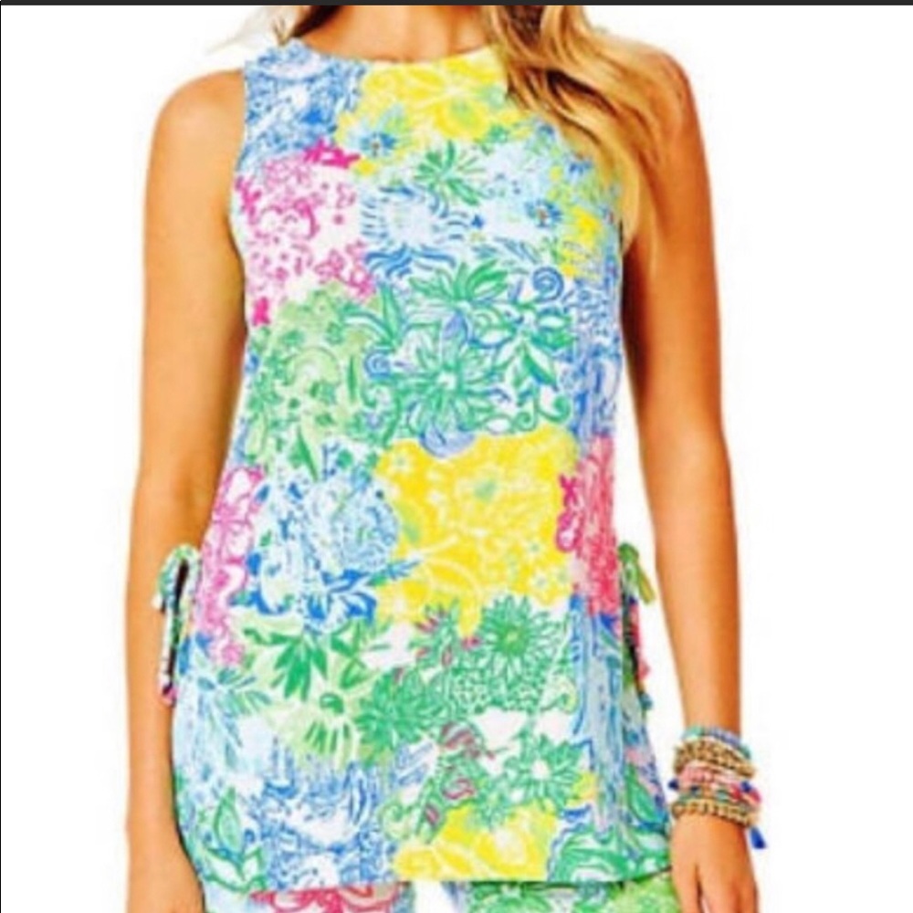 Lilly Pulitzer Donna top cheek to cheek